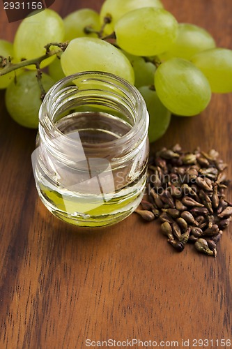 Image of grape seed oil 