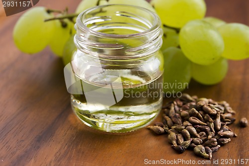 Image of grape seed oil 