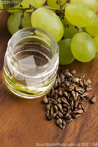 Image of grape seed oil 