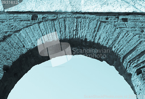 Image of Roman arch