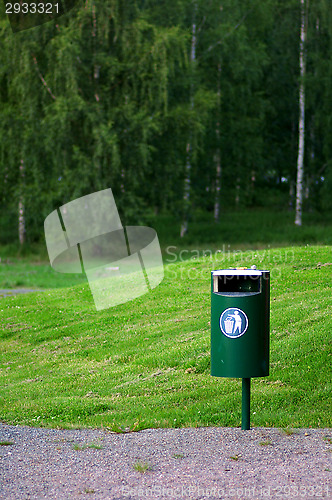 Image of Trash bin