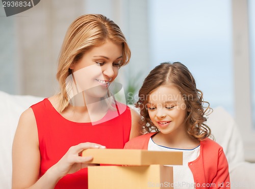 Image of mother and daughter