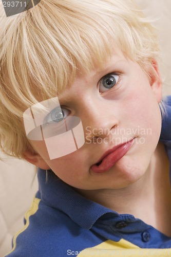 Image of making grimace (funny face)