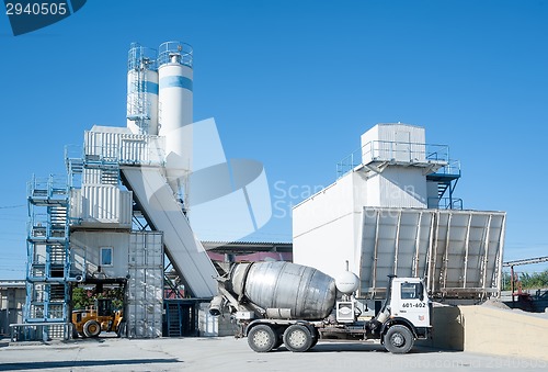 Image of Agitating lorry faces solution and concrete node