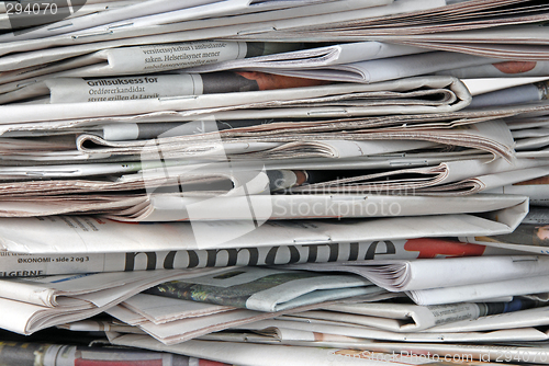 Image of Newspaper stack (Norwegian)