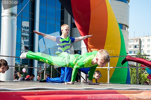 Image of Young acrobats