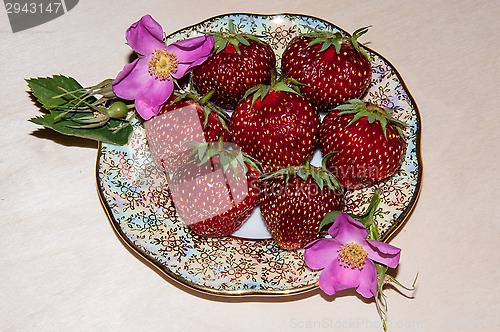 Image of Strawberry and flower