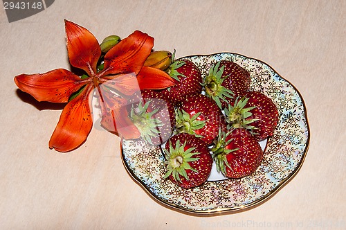 Image of Strawberry and flower