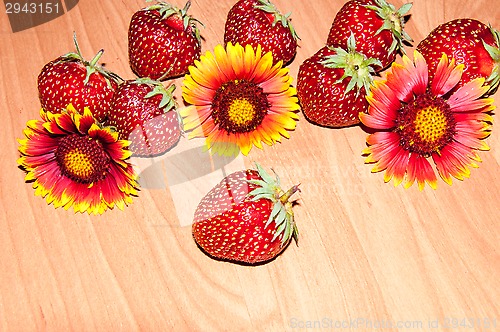 Image of Strawberry and flower