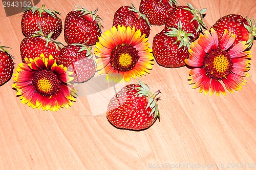 Image of Strawberry and flower