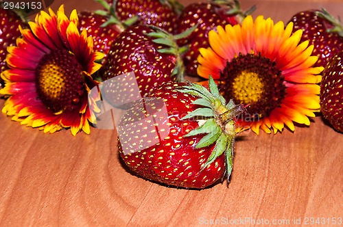 Image of Strawberry and flower