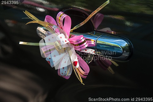 Image of Wedding car decoration.