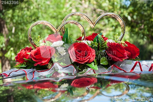 Image of Wedding car decoration.