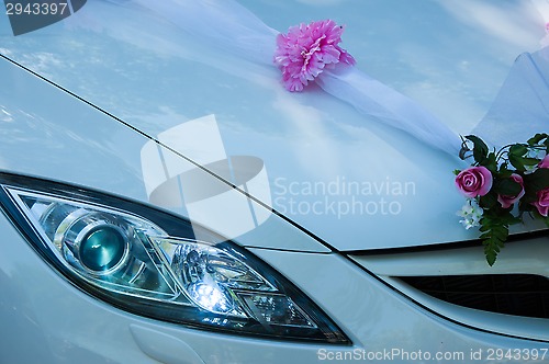 Image of Wedding car decoration.