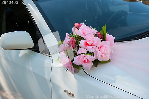 Image of Wedding car decoration.