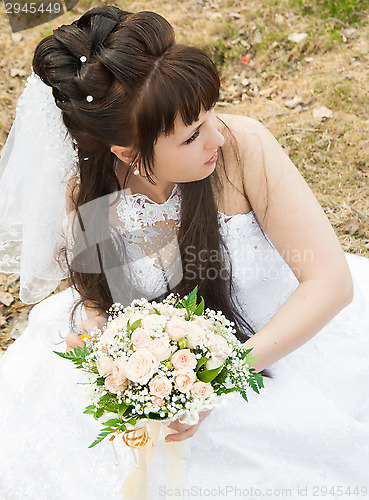Image of Bride in a profile