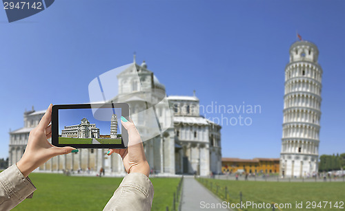 Image of Photographing Leaning Tower in Pisa, with tablet