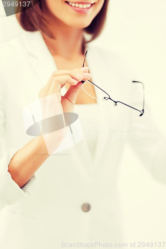 Image of woman with eyeglasses