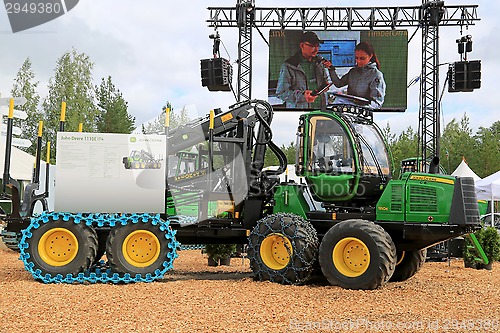 Image of John Deere Harvester 1110E at FinnMETKO 2014