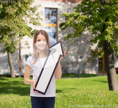 Image of smiling little girl with blank arrow pointing up