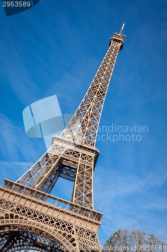 Image of Eiffel Tower in Paris