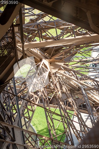 Image of Eiffel Tower in Paris