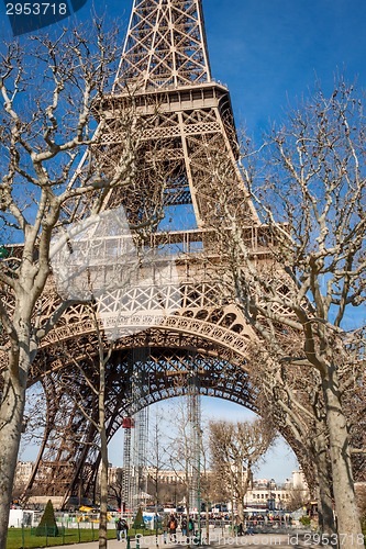 Image of Eiffel Tower in Paris