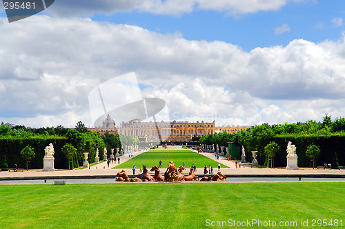 Image of Versailles gardens and palace