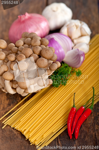 Image of Italian pasta and mushroom sauce ingredients