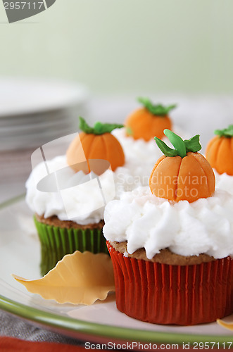 Image of Pumpkin spice cupcakes