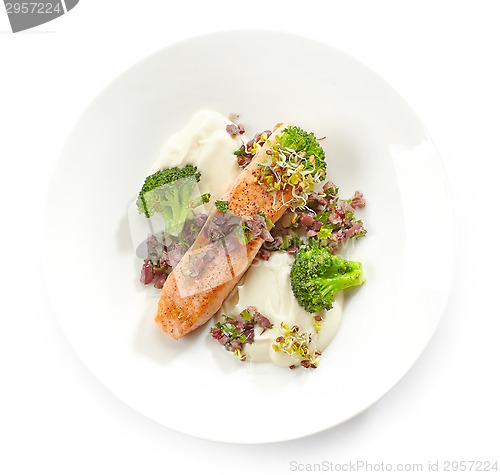 Image of grilled salmon fillet with vegetables