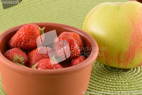 Image of Strawberry with apple