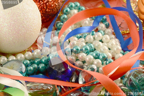 Image of Elegant pearls and stones with ribbons set