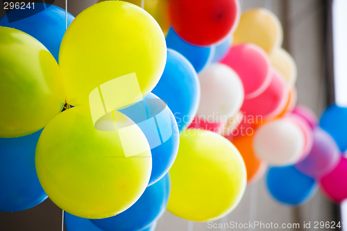 Image of Colourful air balloons.