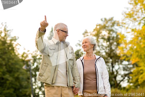 Image of senior couple in park