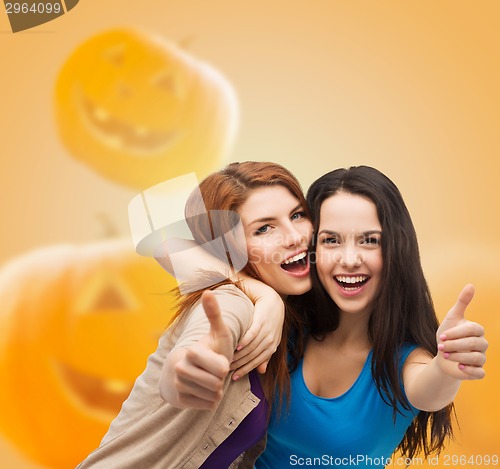 Image of smiling teenage girls in casual clothes