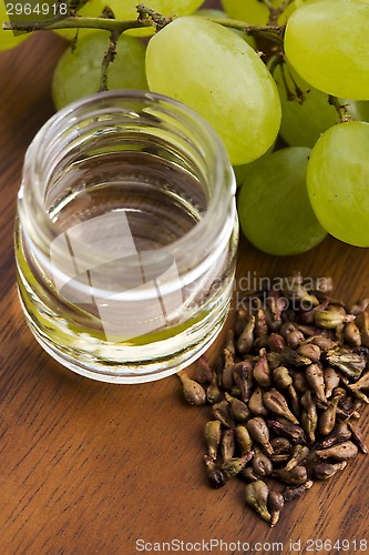 Image of grape seed oil 