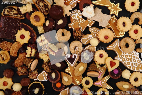 Image of christmas cookies and desserts 