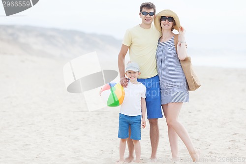 Image of family at the beach