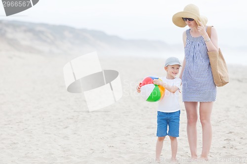 Image of family at the beach