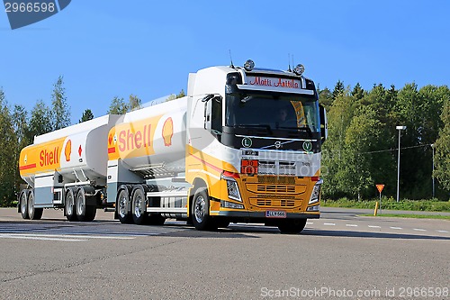 Image of Shell Fuel Truck