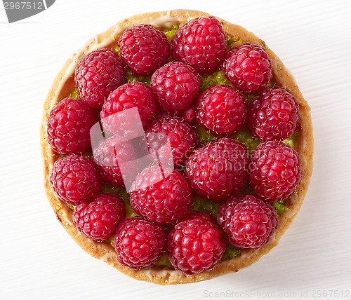 Image of Raspberry and pistachios tart cake