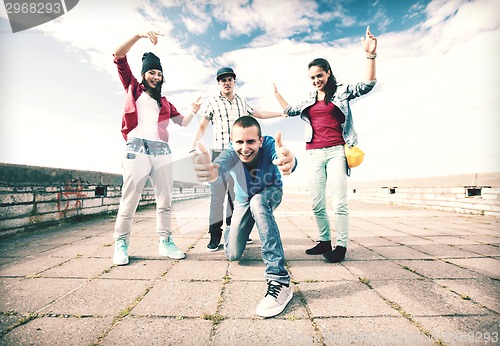 Image of group of teenagers dancing