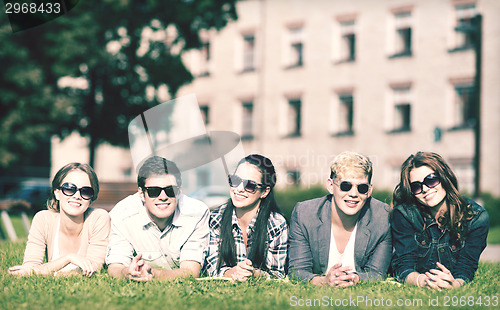 Image of group of students or teenagers hanging out