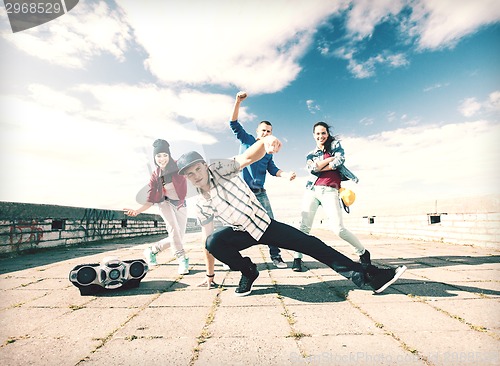 Image of group of teenagers dancing