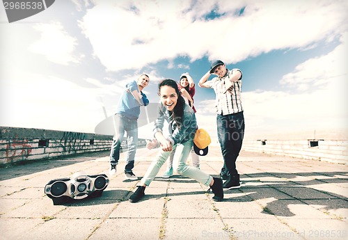 Image of group of teenagers dancing