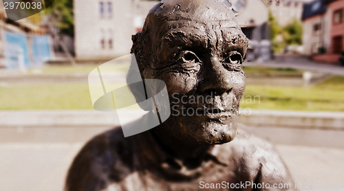 Image of Bronze grandpa monument