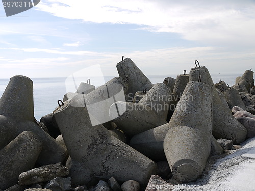 Image of Dike at the sea side