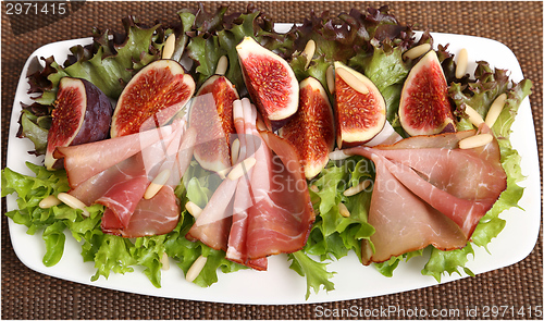 Image of Salad with prosciutto