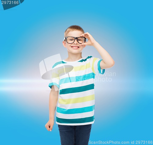 Image of smiling little boy in eyeglasses